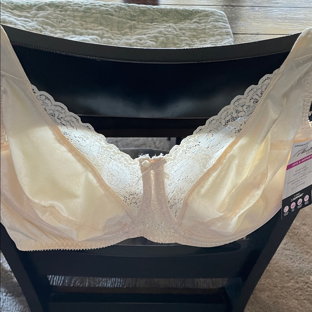 Elegant Cream Lace Bra underwire